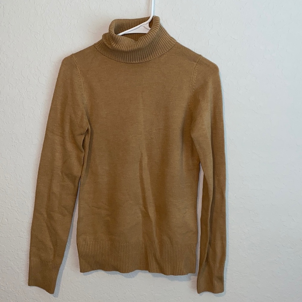 TAN TURTLENECK